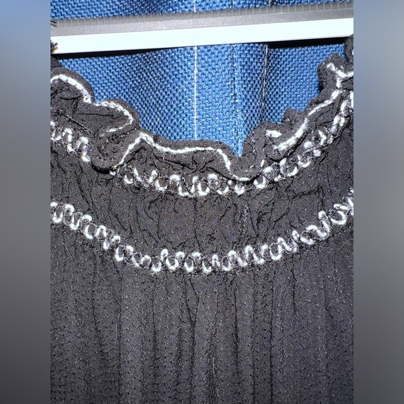 Max Studio Off Shoulder Embroidered Mini - Picture 3 of 6